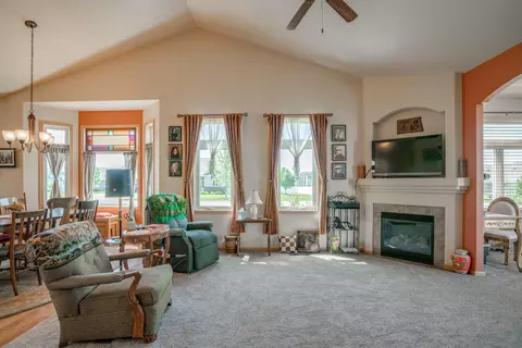 3400 Edgewood Village Loop, Bismarck, ND 58503 photo 10