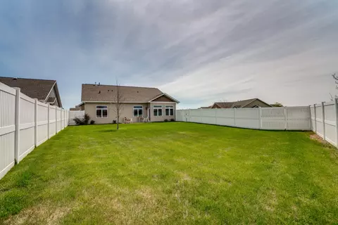3400 Edgewood Village Loop, Bismarck, ND 58503 photo 46