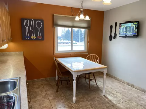 2502 B Ave E, Bismarck, ND 58501 photo 7