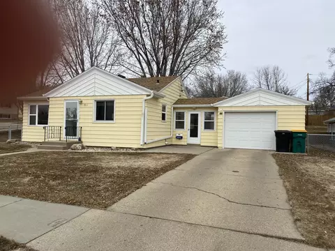 2502 B Ave E, Bismarck, ND 58501 photo 1