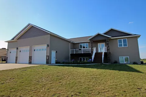 2477 Eugene Dr N, Mandan, ND 58554 photo 77
