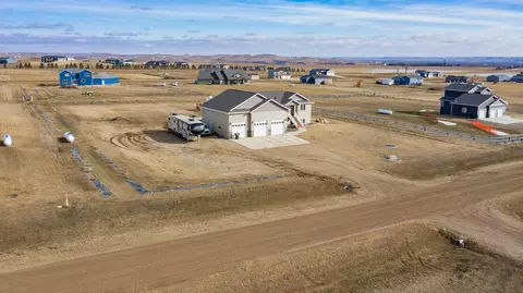 2477 Eugene Dr N, Mandan, ND 58554 photo 64