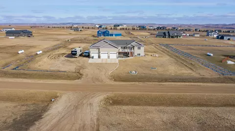 2477 Eugene Dr N, Mandan, ND 58554 photo 65
