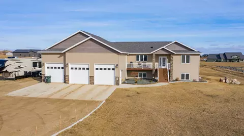 2477 Eugene Dr N, Mandan, ND 58554 photo 55