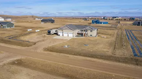 2477 Eugene Dr N, Mandan, ND 58554 photo 66
