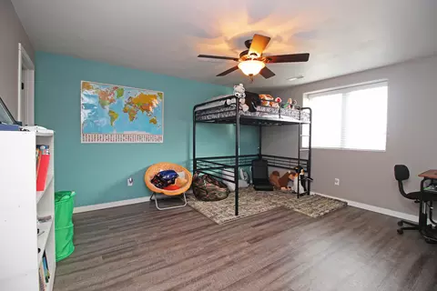 2477 Eugene Dr N, Mandan, ND 58554 photo 46