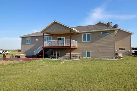 2477 Eugene Dr N, Mandan, ND 58554 photo 78