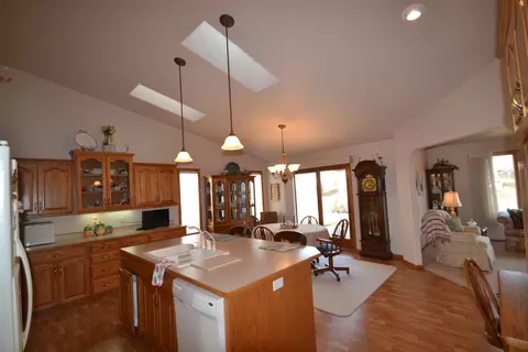 750 Interstate Ave W, Bismarck, ND 58503 photo 8