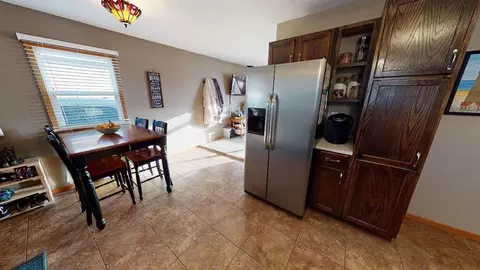 1601 Sunset Dr NW, Mandan, ND 58554 photo 9