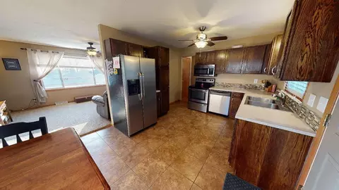 1601 Sunset Dr NW, Mandan, ND 58554 photo 6