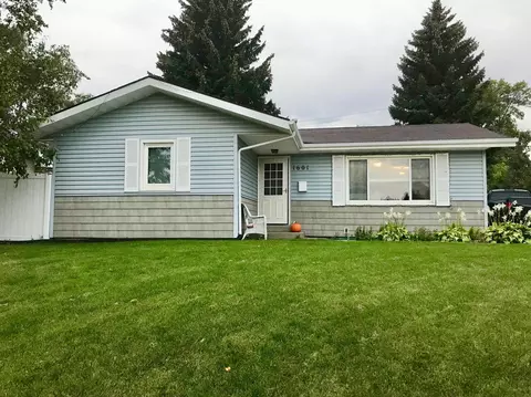 1601 Sunset Dr NW, Mandan, ND 58554 photo 1