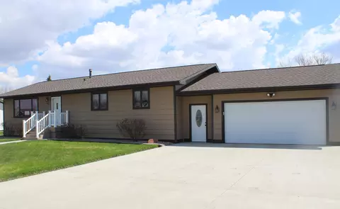 411 Mitchell Ave N, Steele, ND 58482 photo 4
