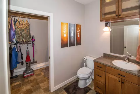 8201 Burr Oak Loop, Bismarck, ND 58501 photo 36