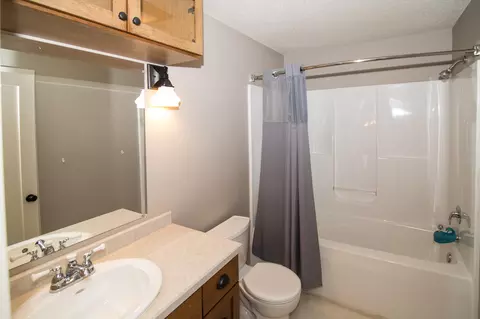 8201 Burr Oak Loop, Bismarck, ND 58501 photo 32