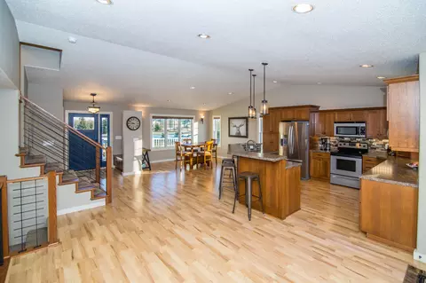 8201 Burr Oak Loop, Bismarck, ND 58501 photo 3