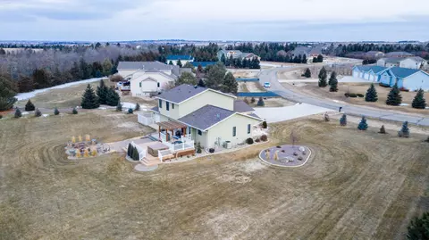 8201 Burr Oak Loop, Bismarck, ND 58501 photo 61