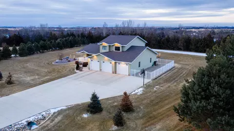 8201 Burr Oak Loop, Bismarck, ND 58501 photo 60