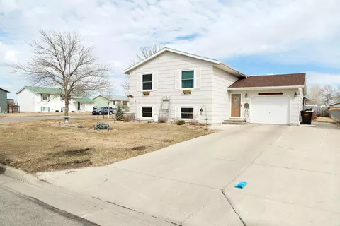120 Sturgis Loop, Lincoln, ND 58504 photo 1
