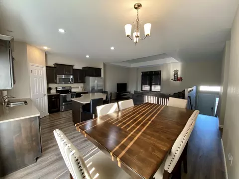 4526 Normandy St, Bismarck, ND 58503 photo 4