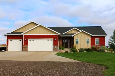 3235 James Dr N, Mandan, ND 58554 photo 1