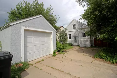 700 N 3rd St, Bismarck, ND 58501 photo 2