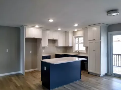 237 7th St E, Dickinson, ND 58601 photo 3