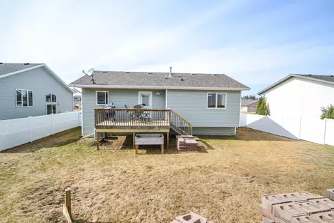 2209 La Corte Loop, Bismarck, ND 58503 photo 43