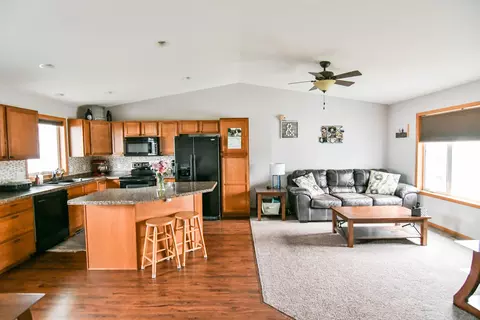 2209 La Corte Loop, Bismarck, ND 58503 photo 5