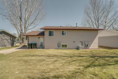 5 Stanley Dr, Lincoln, ND 58504 photo 35