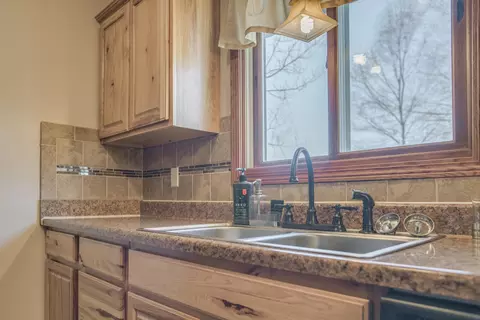 5 Stanley Dr, Lincoln, ND 58504 photo 10