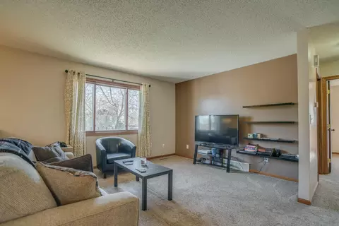 5 Stanley Dr, Lincoln, ND 58504 photo 2