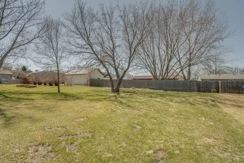 5 Stanley Dr, Lincoln, ND 58504 photo 36