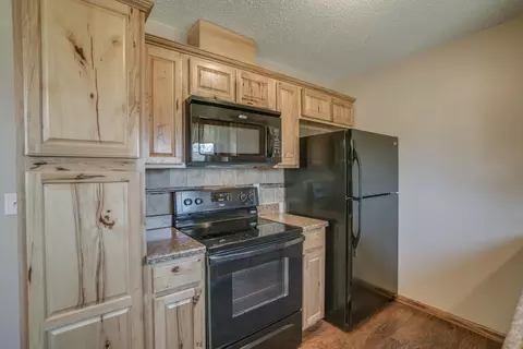 5 Stanley Dr, Lincoln, ND 58504 photo 8