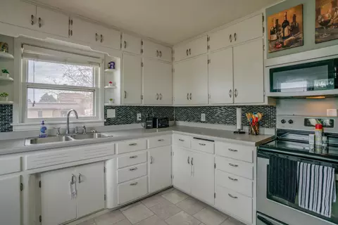304 13th Ave NW, Mandan, ND 58554 photo 20