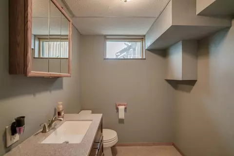 304 13th Ave NW, Mandan, ND 58554 photo 35