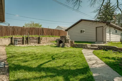 304 13th Ave NW, Mandan, ND 58554 photo 7