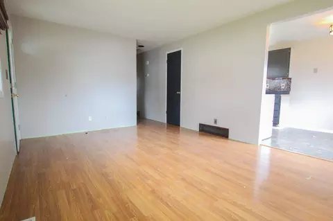 406 E Turnpike Ave, Bismarck, ND 58501 photo 4