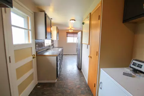 406 E Turnpike Ave, Bismarck, ND 58501 photo 11