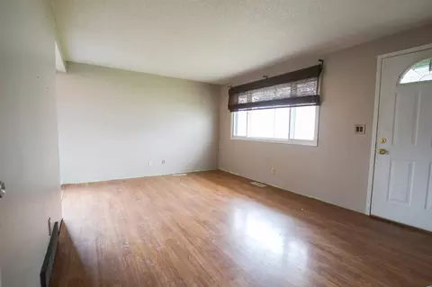 406 E Turnpike Ave, Bismarck, ND 58501 photo 3