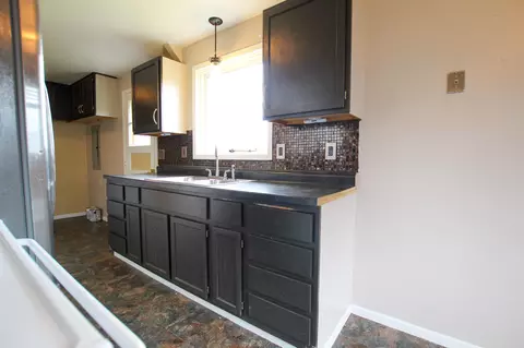 406 E Turnpike Ave, Bismarck, ND 58501 photo 9