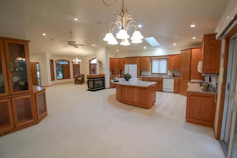 1912 Mesquite Loop, Bismarck, ND 58503 photo 6