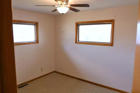 802 Tower Pl, Mandan, ND 58554 photo 12