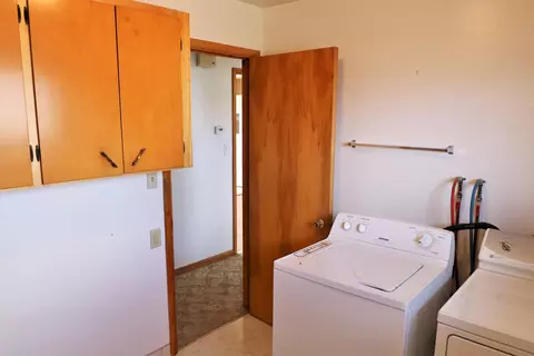 802 Tower Pl, Mandan, ND 58554 photo 7