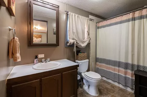 206 Deer St E, Mandan, ND 58554 photo 9