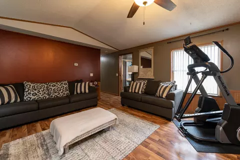 206 Deer St E, Mandan, ND 58554 photo 5