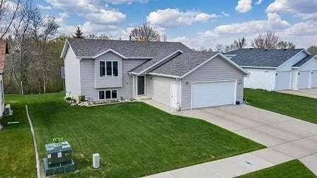 1012 16th St SE, Mandan, ND 58554 photo 1