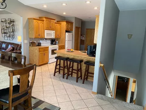 3313 Thunderbird Ln, Bismarck, ND 58503 photo 12