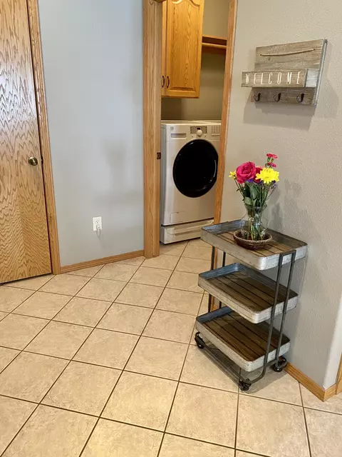 3313 Thunderbird Ln, Bismarck, ND 58503 photo 17