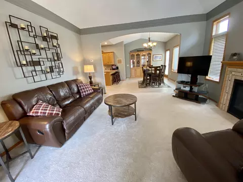 3313 Thunderbird Ln, Bismarck, ND 58503 photo 8