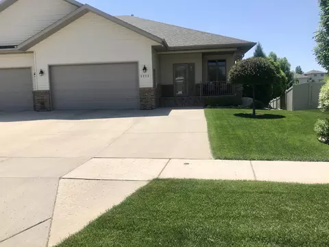 3313 Thunderbird Ln, Bismarck, ND 58503 photo 5